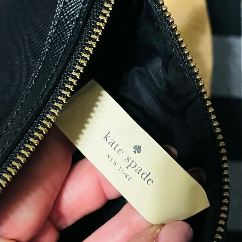 KATE SPADE Cosmetic Case - Picture 7 of 8